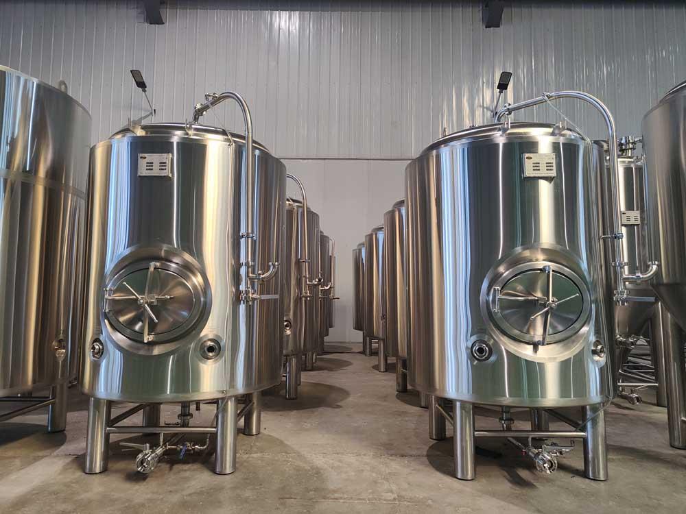 <b>15HL Double wall bright beer tank</b>